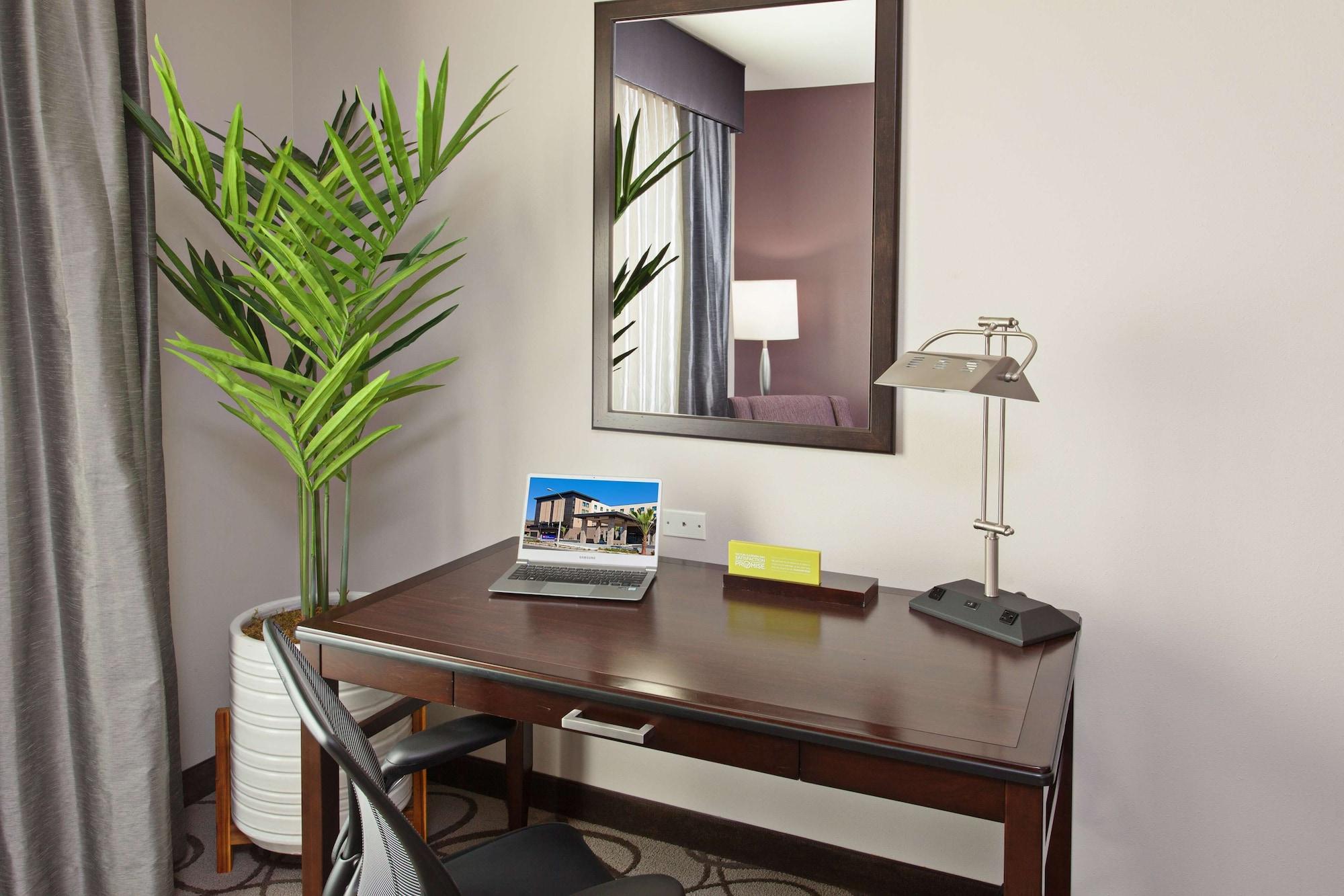Hilton Garden Inn Irvine/Orange County Airport Dış mekan fotoğraf