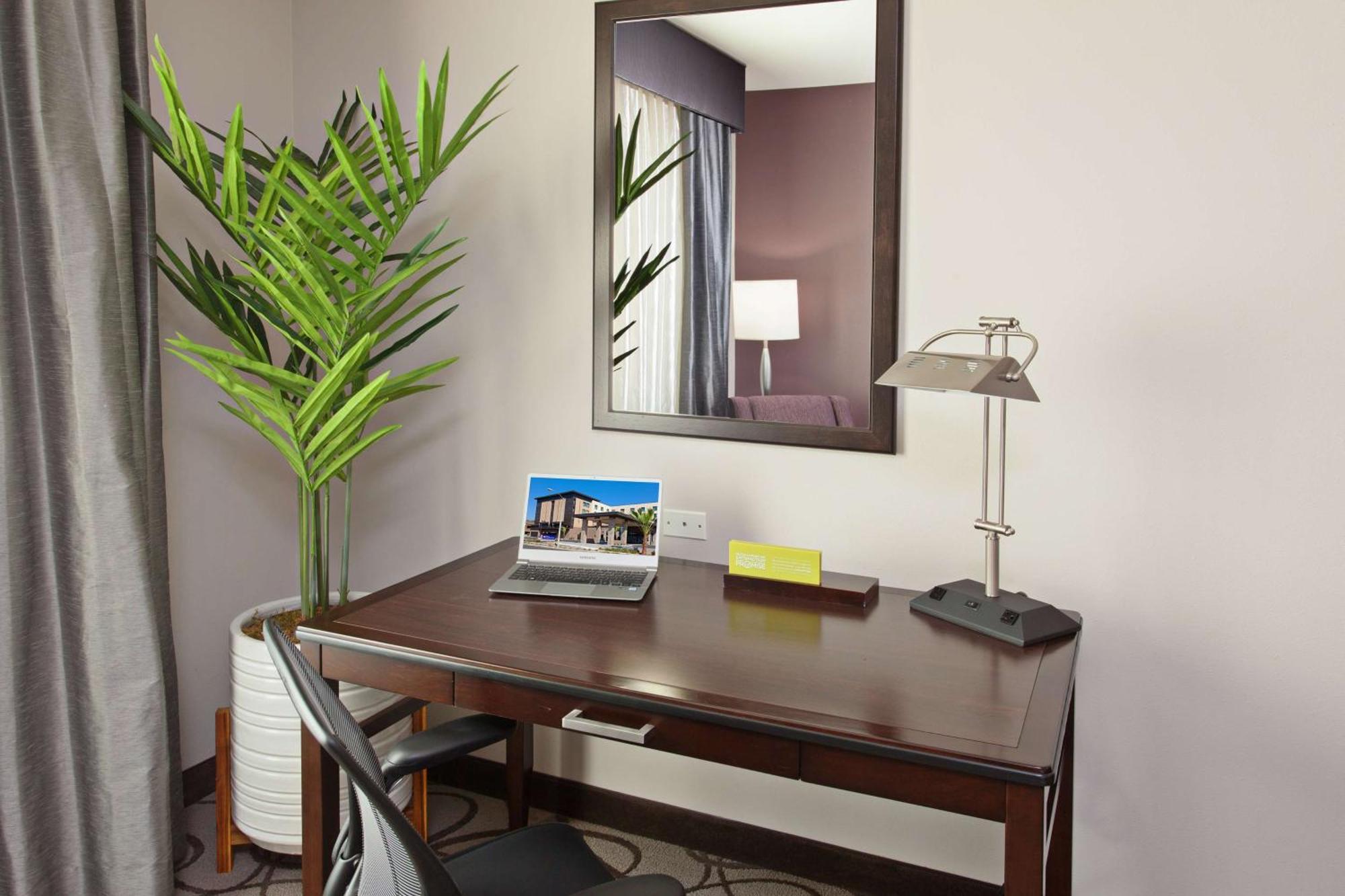Hilton Garden Inn Irvine/Orange County Airport Dış mekan fotoğraf
